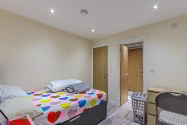 2 bed house, Cyril Crescent, Adamstown, Cardiff, CF241DQ - Image 4